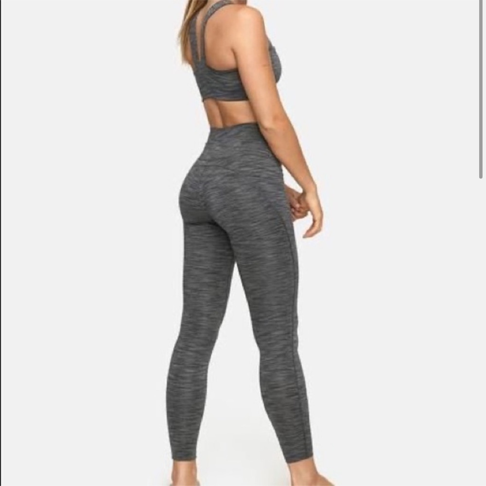 Outdoor Voices High Rise Flow Leggings in Heathered Black, size small